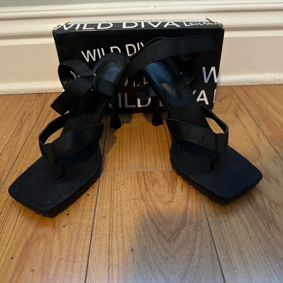 Wild Diva Heels - Picture 1 of 5